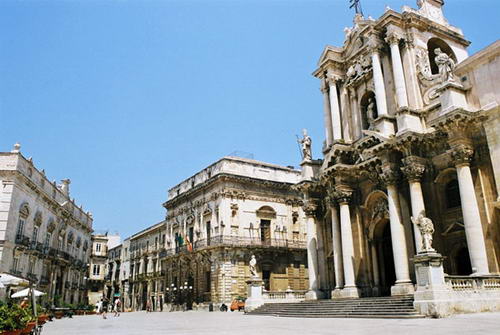 Siracusa-Duomo-Municipio