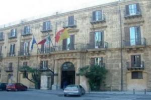 1408468420-0-la-regione-siciliana-ha-1800-dirigenti-ma-ne-cerca-altri-38