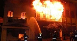 appartamento in fiamme