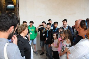 maria falcone con studenti