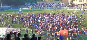 Calcio, il Siracusa centra la promozione in D. Pubblico record, la festa in campo e in città
