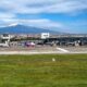 Aeroporto di Catania, voli sospesi per l’Etna: stop agli arrivi fino alle 16